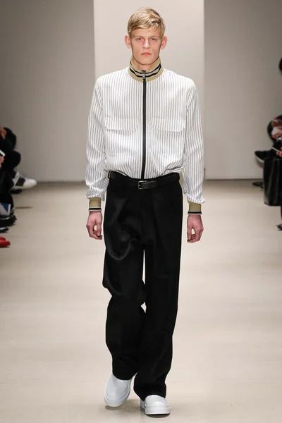 Look 26